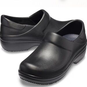 Crocs Women’s Neria Pro II Work Clog Black Size 6